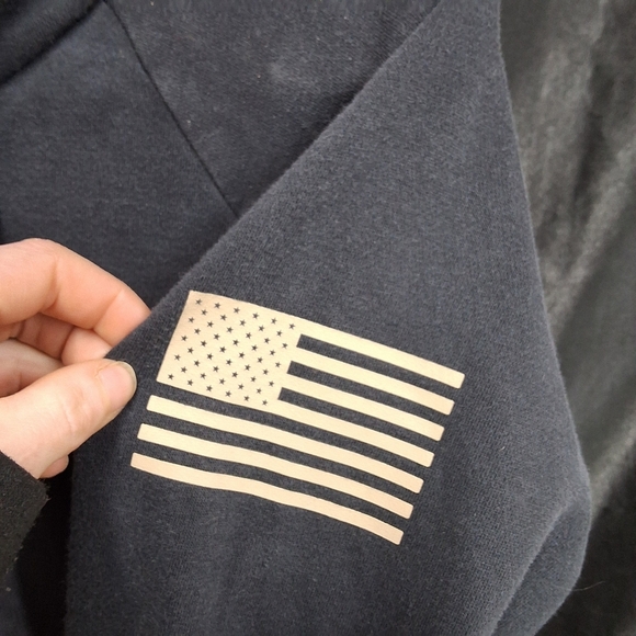 Under Armour Black Hoodie Sweatshirt - Picture 5 of 9